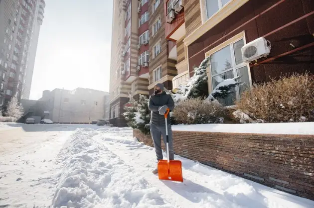 Hand Shoveling and clearing public sidewalks